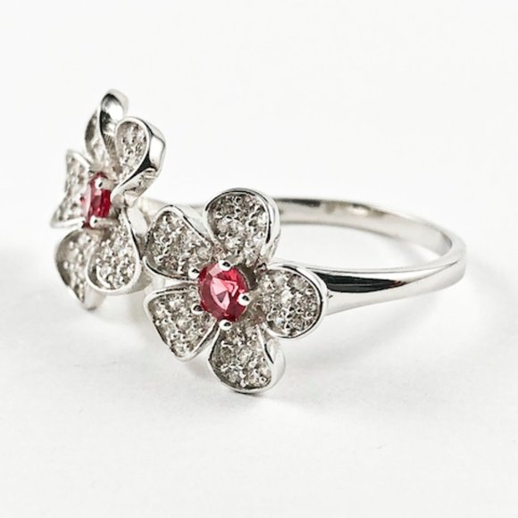 Elegant Cute Double Flower CZ Silver Ring - Picture 3 of 3